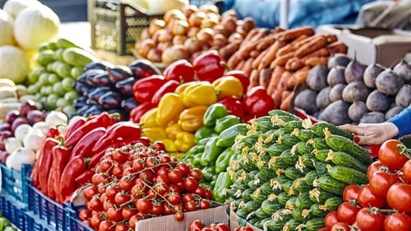 «استقرار الطماطم والبصل».. أسعار البطاطس والخضار في سوق العبور اليوم الأحد 21 ديسمبر 2025 في الأسواق للمستهلك