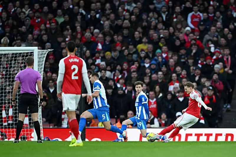 Arsenal vs Brighton ملخص ونتيجة وأهداف أرسنال ضد برايتون (2-1) ويتصدر جدول ترتيب الدوري الإنجليزي الممتاز 2025/2026