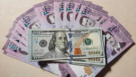 سعر الدولار اليوم في سوريا الجمعة 12 ديسمبر 2025.. 100 دولار كم تساوي اليوم في سوريا استقرار الليرة رغم التحديات الاقتصادية وعودة التحويلات عبر سويفت