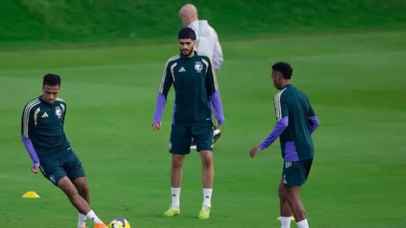 غيابات مؤثرة تضرب الأخضر قبل القمة العربية.. غيابات السعودية ضد الإمارات في كأس العرب 2025 تربك حسابات رينارد قبل مباراة الميدالية البرونزية على استاد خليفة الدولي