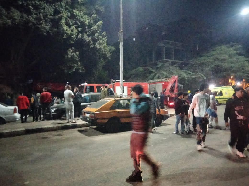 فيديو يحبس الأنفاس ورعب أهالي إمبابة| انفجارات وتسرب غاز وانهيار منزل مكون من 4 طوابق وقطع الغاز والكهرباء عن موقع منزل إمبابة