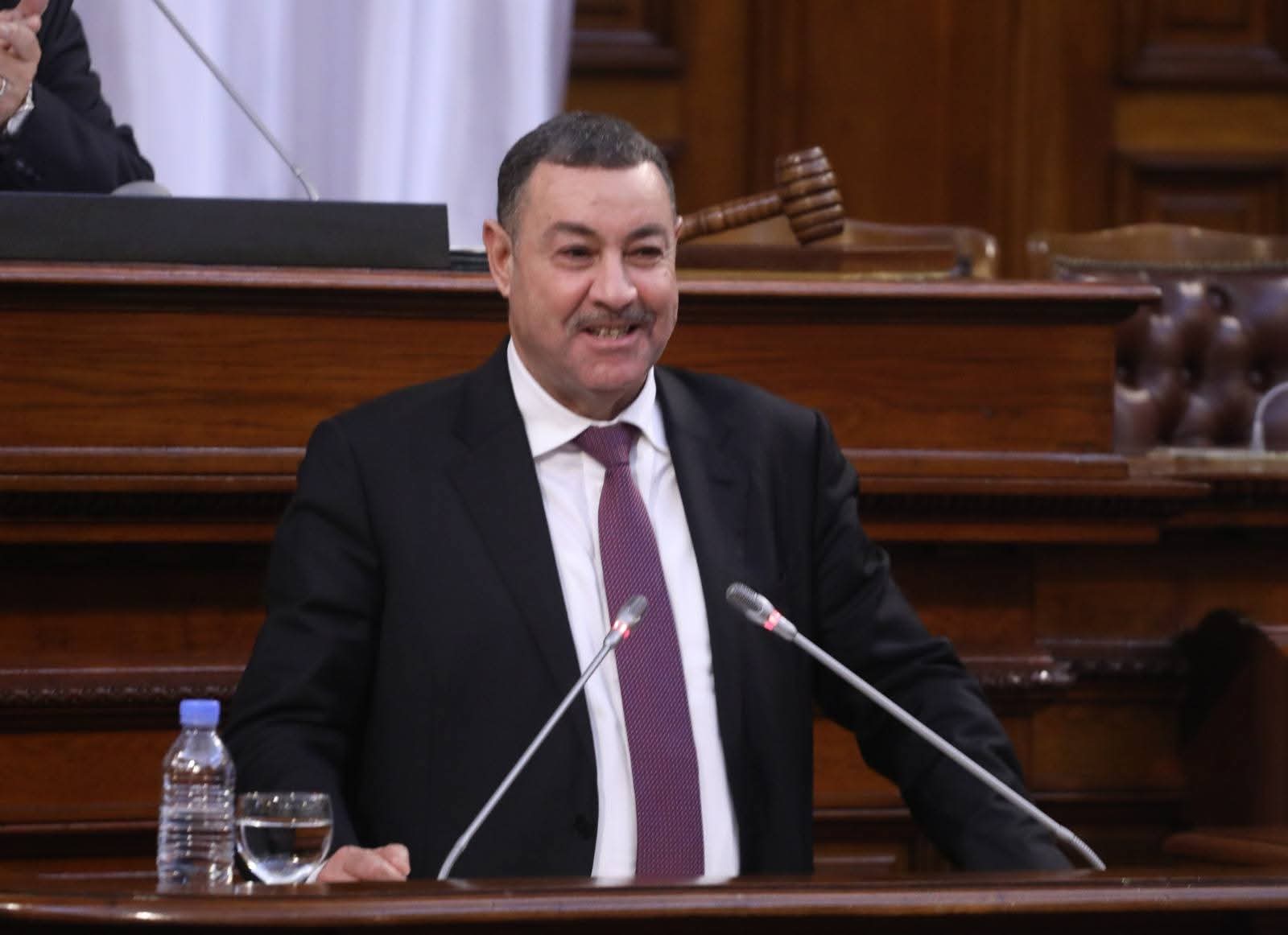 إضراب وطني شامل يوقف النقل العمومي والبضائع والنواب يستمعون لوزير النقل حول مشروع قانون المرور